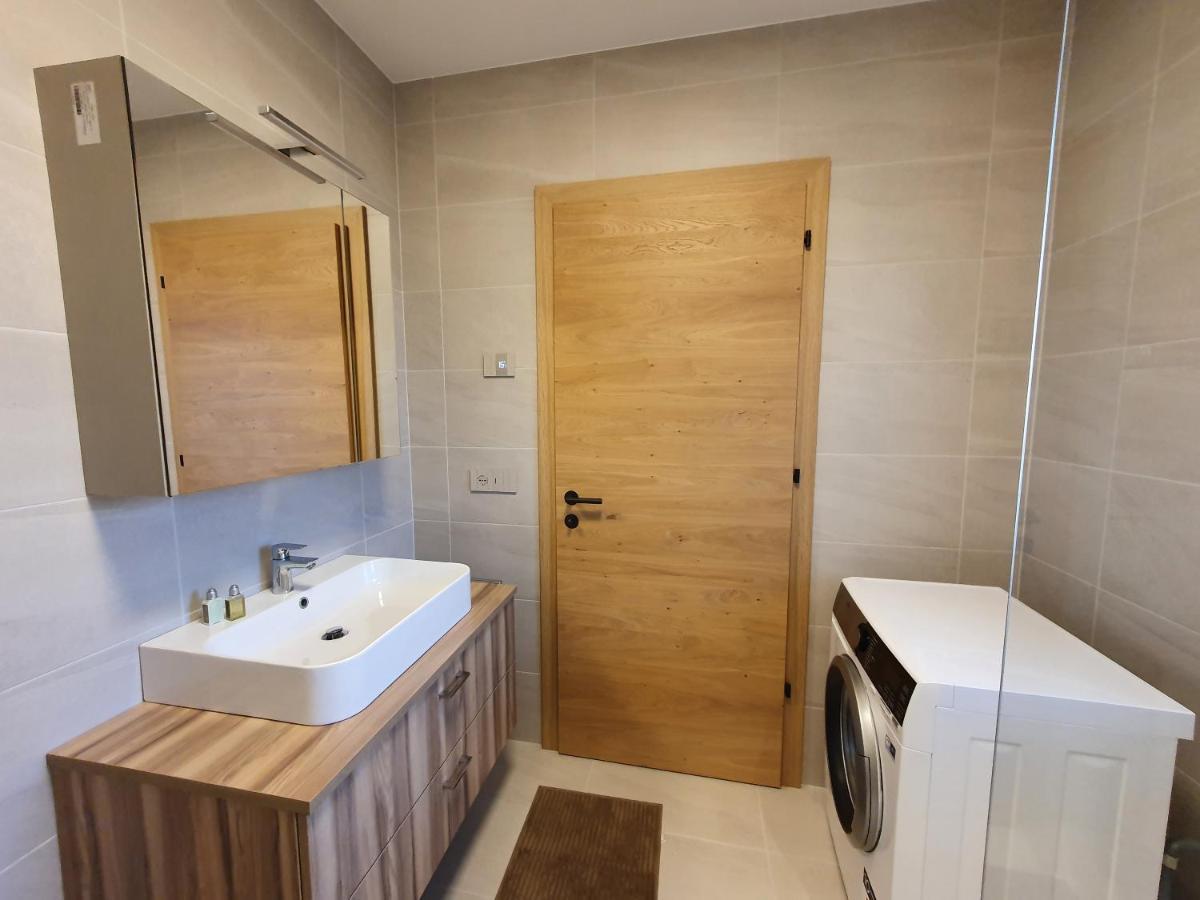 Apartment New Great With 25m Pool Bolzano